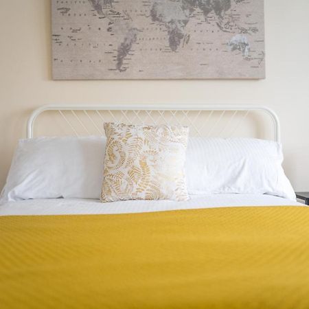 The Ella Fitzgerald - Modern 2 Bedroom Apartment, Super Close To City Centre Cardiff Bagian luar foto