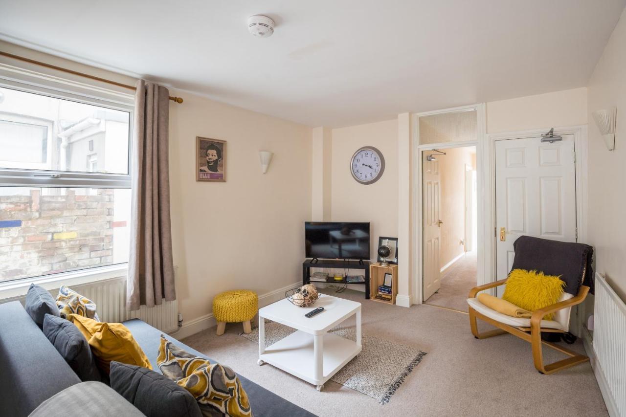 The Ella Fitzgerald - Modern 2 Bedroom Apartment, Super Close To City Centre Cardiff Bagian luar foto